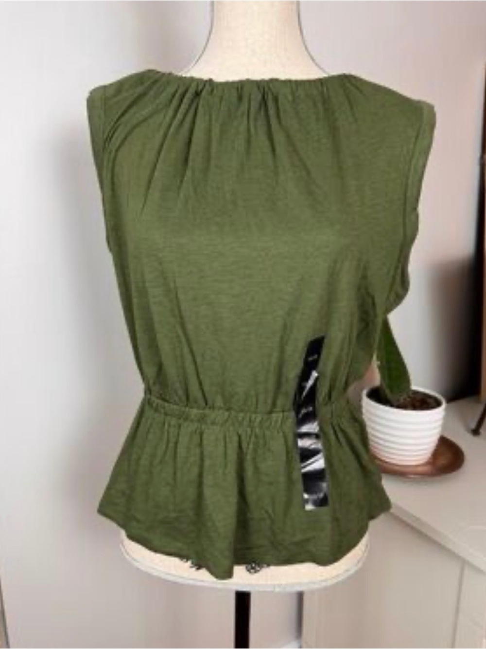 Banana Republic Malibu tee Olive Green Women's Peplum Top - Unbranded